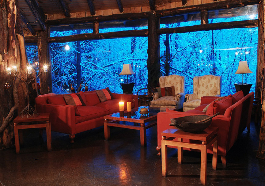 Uno de los saloncitos del hotel. Huilo