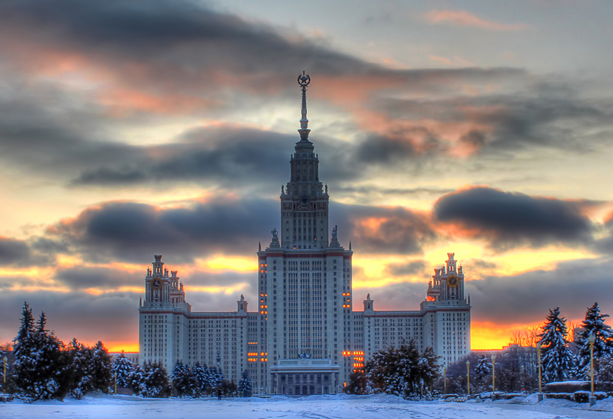 La Universidad Estatal de Moscú, en invierno. Andrew Beirne