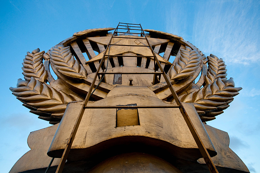 Estrella en la aguja del hotel Leningradskaya. Roman Wershinin