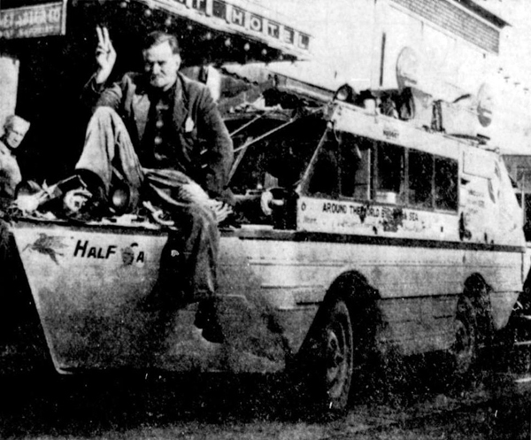 Recaudando dinero en un centro comercial