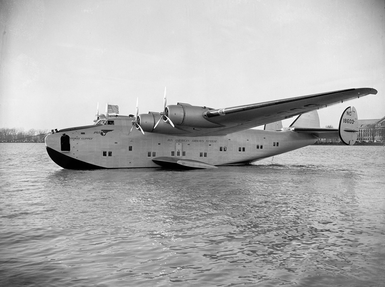 Boeing 314 Dixie Clipper que utilizó Roosevelt para vuelos intercontinentales US Air Force