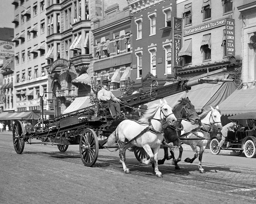 Coche de bomberos. Washington, 1914. Biblioteca del Congreso