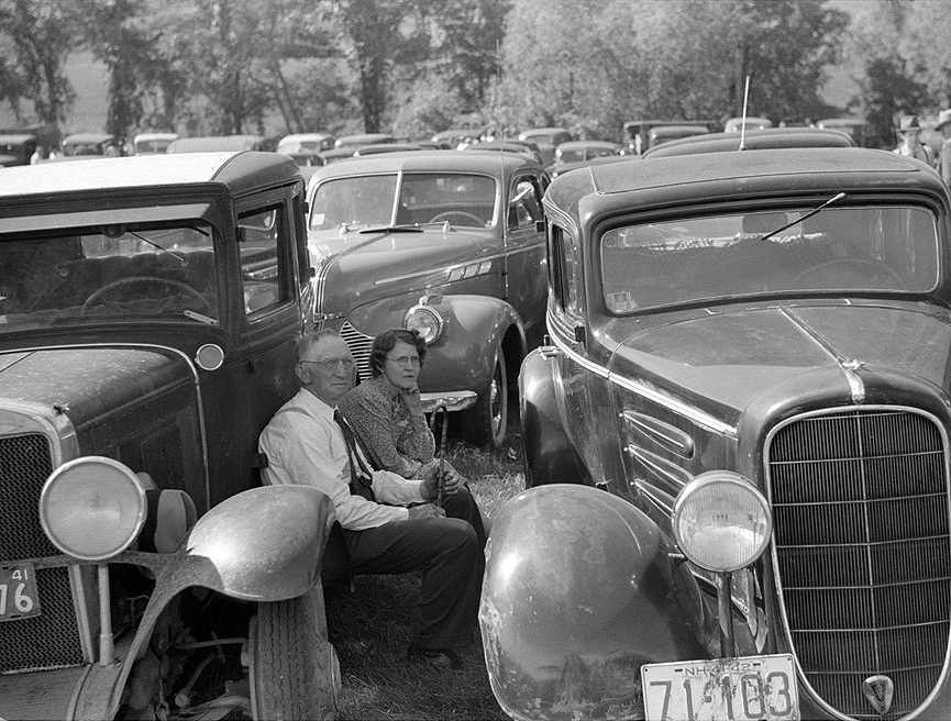 Descansando en la Feria de Tunbridge en Vermont, 1941. Librería del Congreso