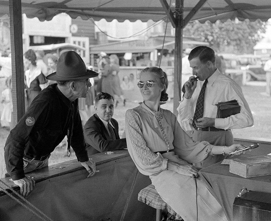 Bingo en la feria del estado en Donaldsonville, Louisiana, en 1938. Librería del Congreso