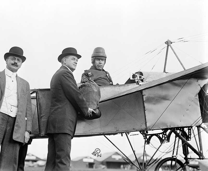 Primer vuelo oficial de correo por vía aérea en EEUU, 1911. Librería del Congreso
