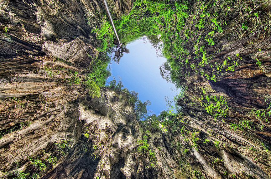 Batu Caves, Kuala Lumpur. Deven Hwang