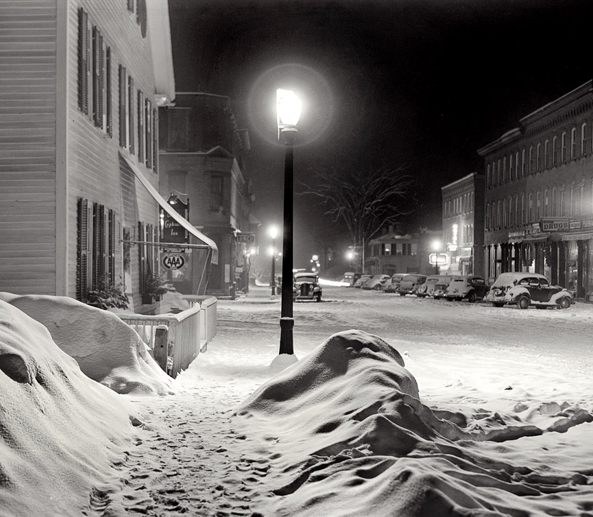 En el centro de la ciudad de Woodstock, Vermont, en marzo de 1940. Marion Post Wolcott, Librería del Congreso