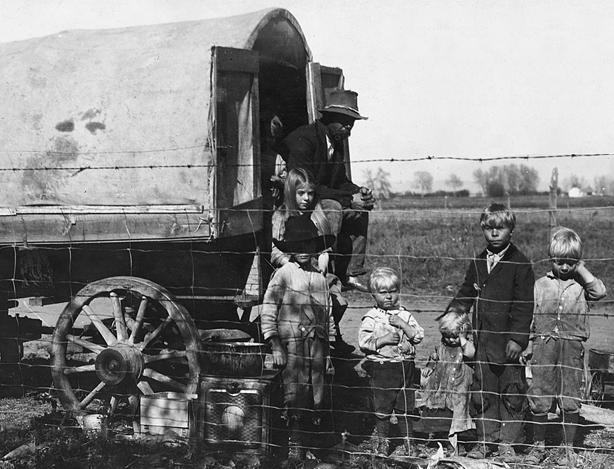 Una familia de trabajadores ambulantes de la remolacha, en Colorado. Librería del Congreso