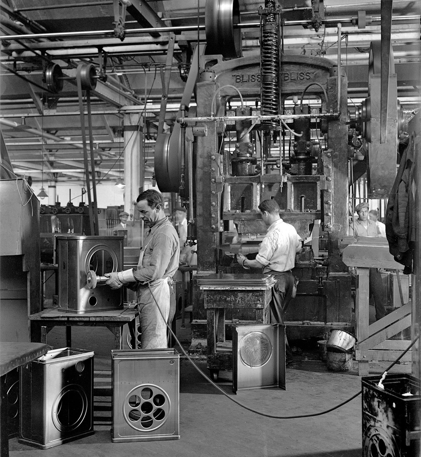 La fábrica de radio Atwater Kent en Filadelfia, 1928. Shorpy