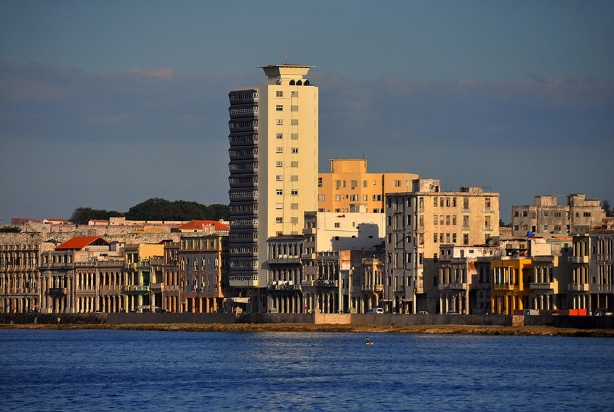 Malecón de la Habana al atardecer. Olivier Simard