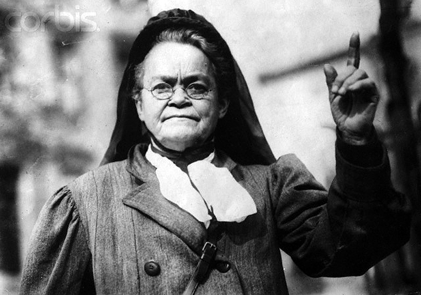 Carrie Nation, uno de los personajes más famosos del movimiento de la templanza, 1906. Bettmann, Corbis