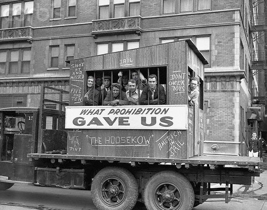Desfile de carros contra la prohibición en Chicago, 1932. Corbis