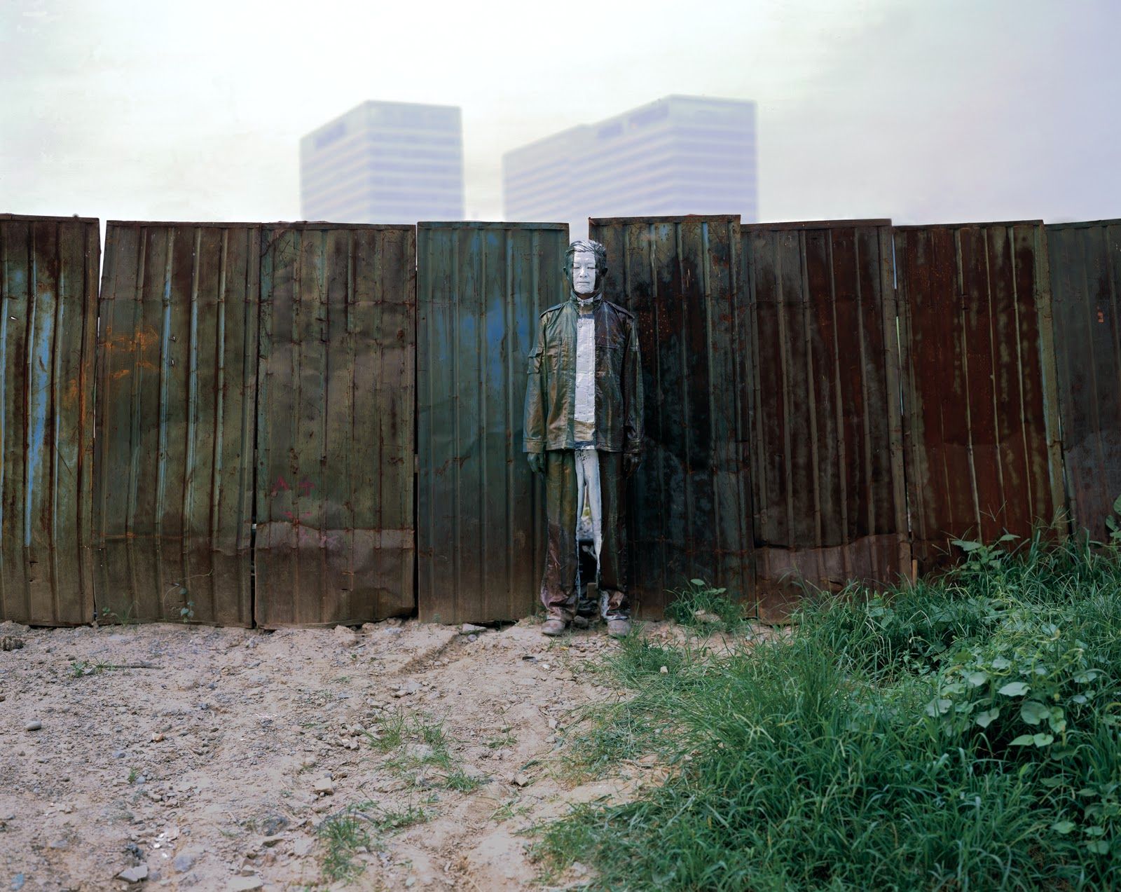 Escondido en la ciudad, 25. Liu Bolin
