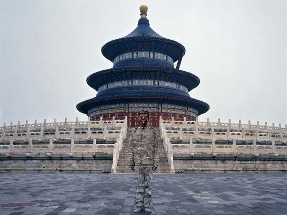 Escondido en la ciudad, 4. Liu Bolin