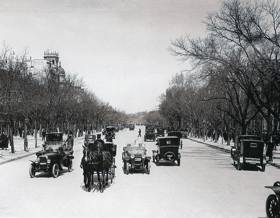Paseo de Recoletos. 1930