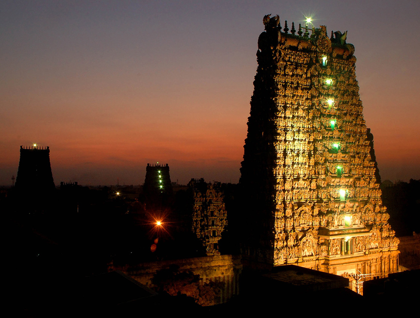 Templo Meenakshi Amman vista nocturna. Harris
