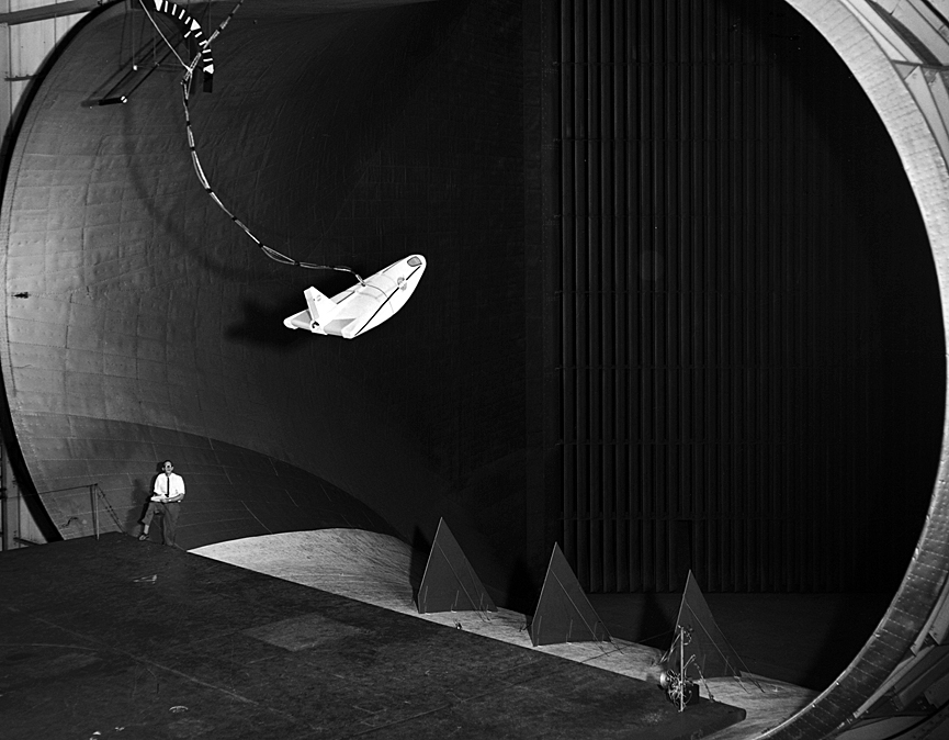 HL-10 en el túnel de escala completa (FST), en 1963. NASA