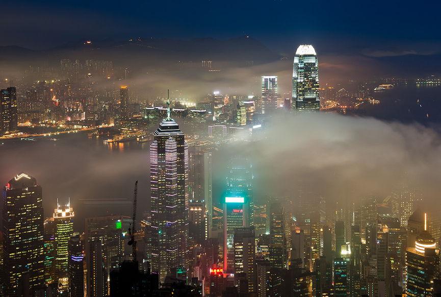 Hong Kong summer fog. Coolbiere A.
