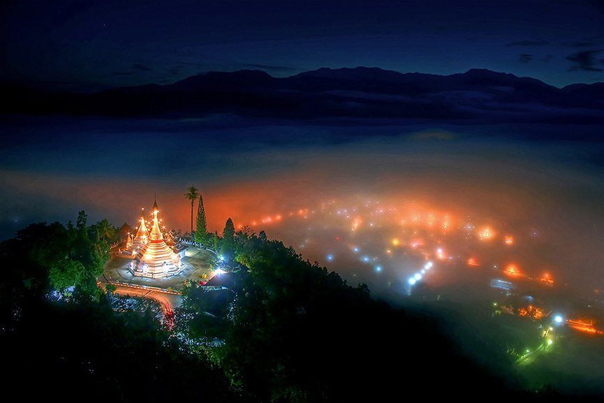 Templo Wat Phra That Doi Kong Mu en Mae Hong Son, Tailandia. Sanchai Loongroong