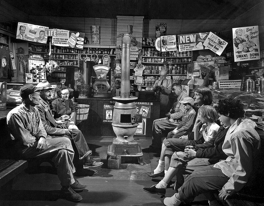 Pasajeros esperando la llegada del tren, 1955. Ogle Winston Link