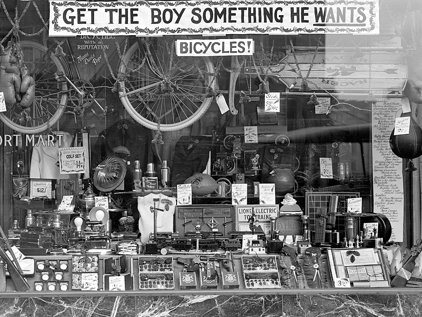 Escaparate de Navidad de Sport Mart. Washington, 1921. Herbert A. French. Biblioteca del Congreso