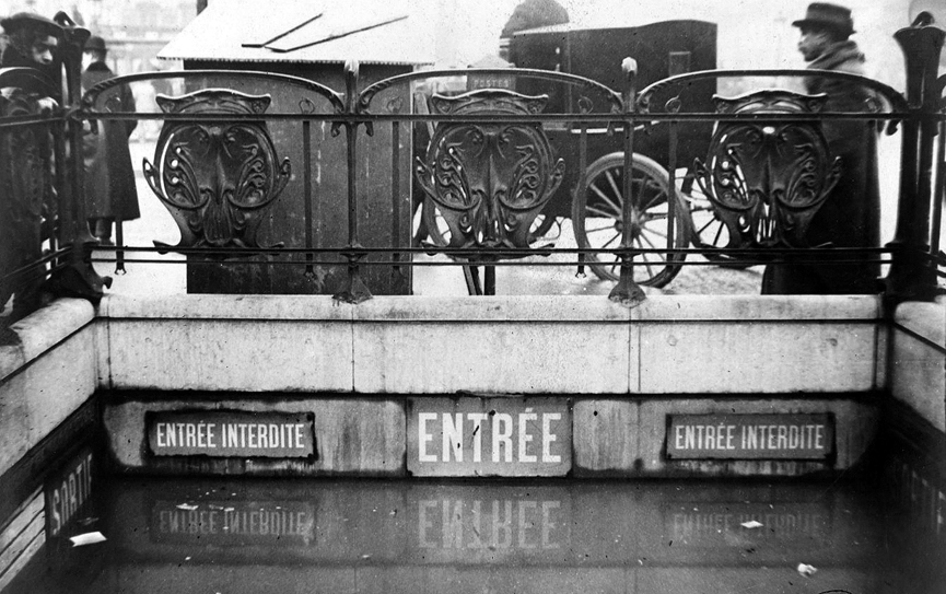 Estación de metro de Caumartin. Albert Harlingue y Roger Viollet