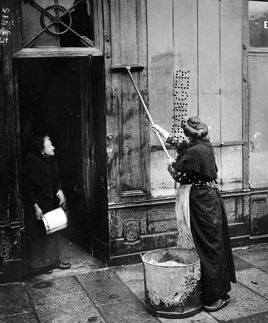 Limpieza. Maurice Branger y Roger Viollet