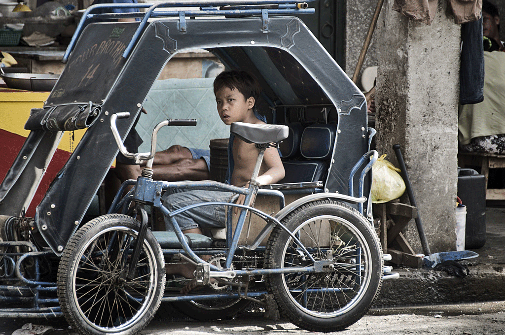 Pedicap Boy, Manila. Mio Cade