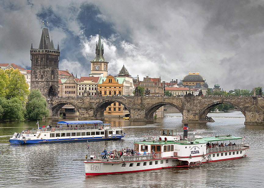 El puente Carlos sobre el río Moldava, en Praga. Filippo Bianchi