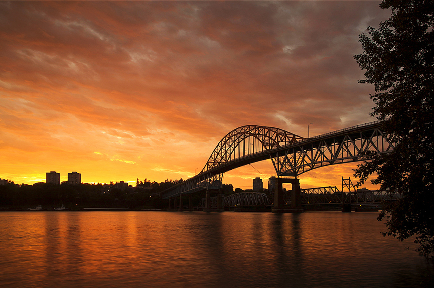 El puente Pattullo sobre el rio Fraser, Vancouver. Kevin van der Leek