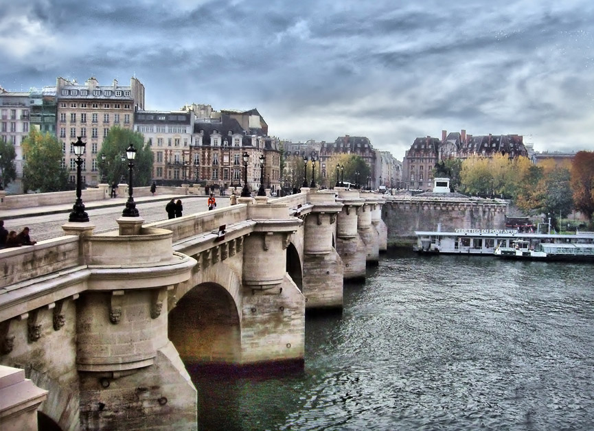 Pont Neuf sobre el río Sena en París. Mauro
