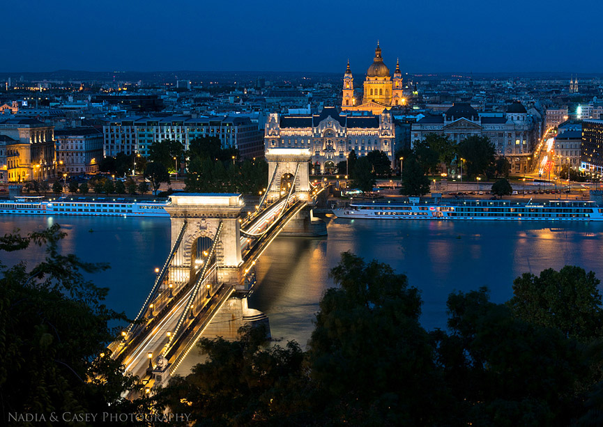 Puente de las Cadenas en Budapest. Nadia y Casey Photography