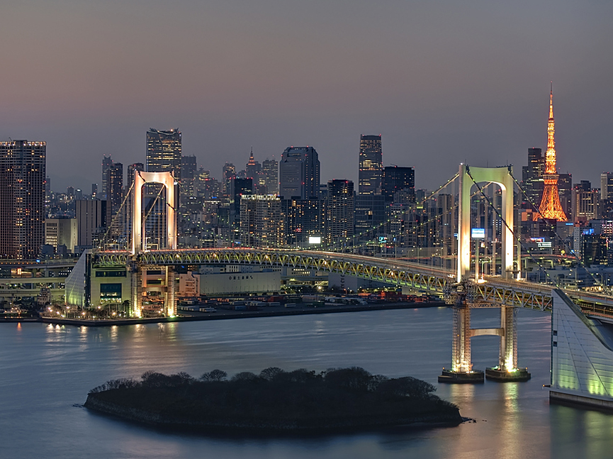 Rainbow Bridge en la bahía de Tokio. Clint Koehler