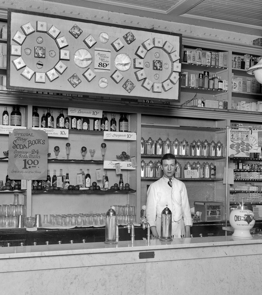 Establecimiento especializado en sodas. Washington, 1921. Shorpy
