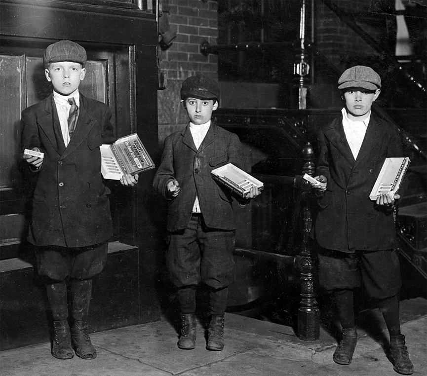 Niños vendedores de chicles. Washington, 1921. Biblioteca del Congreso