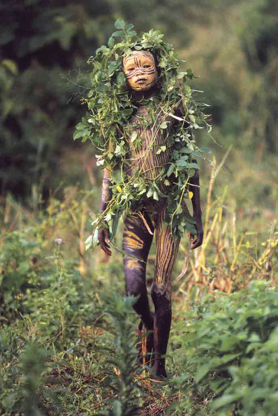 Atuendos tribales de Etiopia. Hans Silvester