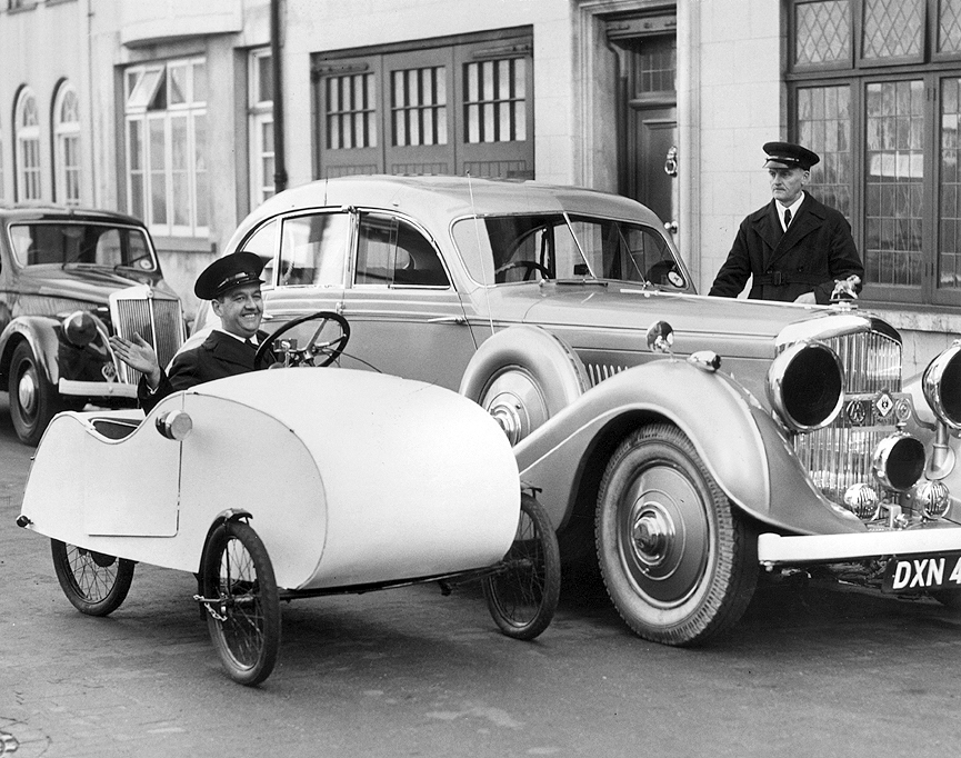Velocar, a pedales. Londres, 1939. Getty Images