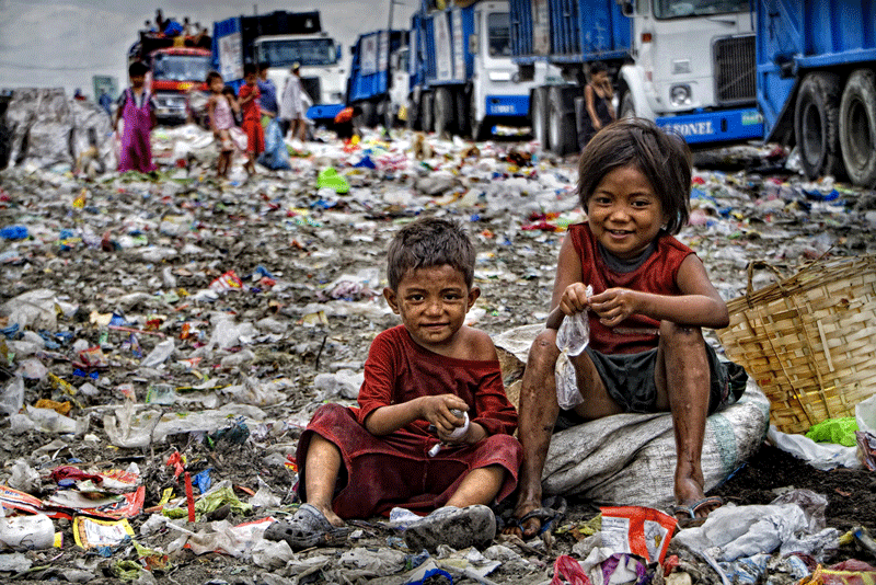 En el basurero de Smoky Mountain. Mio Cade