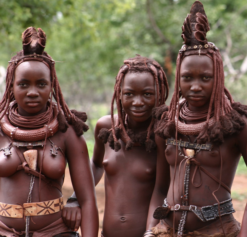 Jovenes Himba, Namibia. Shuttle Namibia