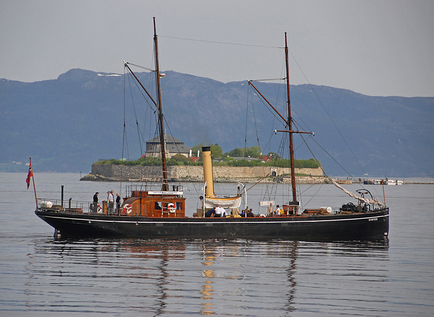 Barco de vapor y vela SDS Hansteen. Espen Frode Eid