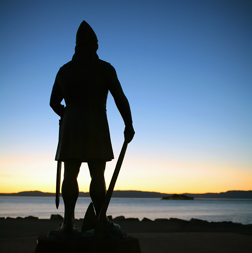 Estatua vikinga regalada a la ciudad por Leif Ericson Society. Helena Normark