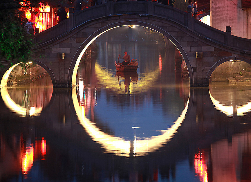 A través de los ojos del puente de Xitang. Roastart