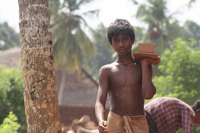 En una fábrica de ladrillo Kuzhithurai, Tamil Nadu. Thiruvalluvar