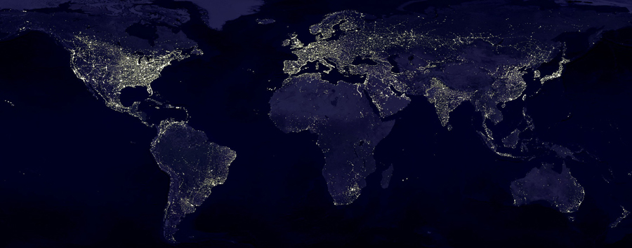 La Tierra de noche, 400 imágenes de satélite fusionadas para crearla
