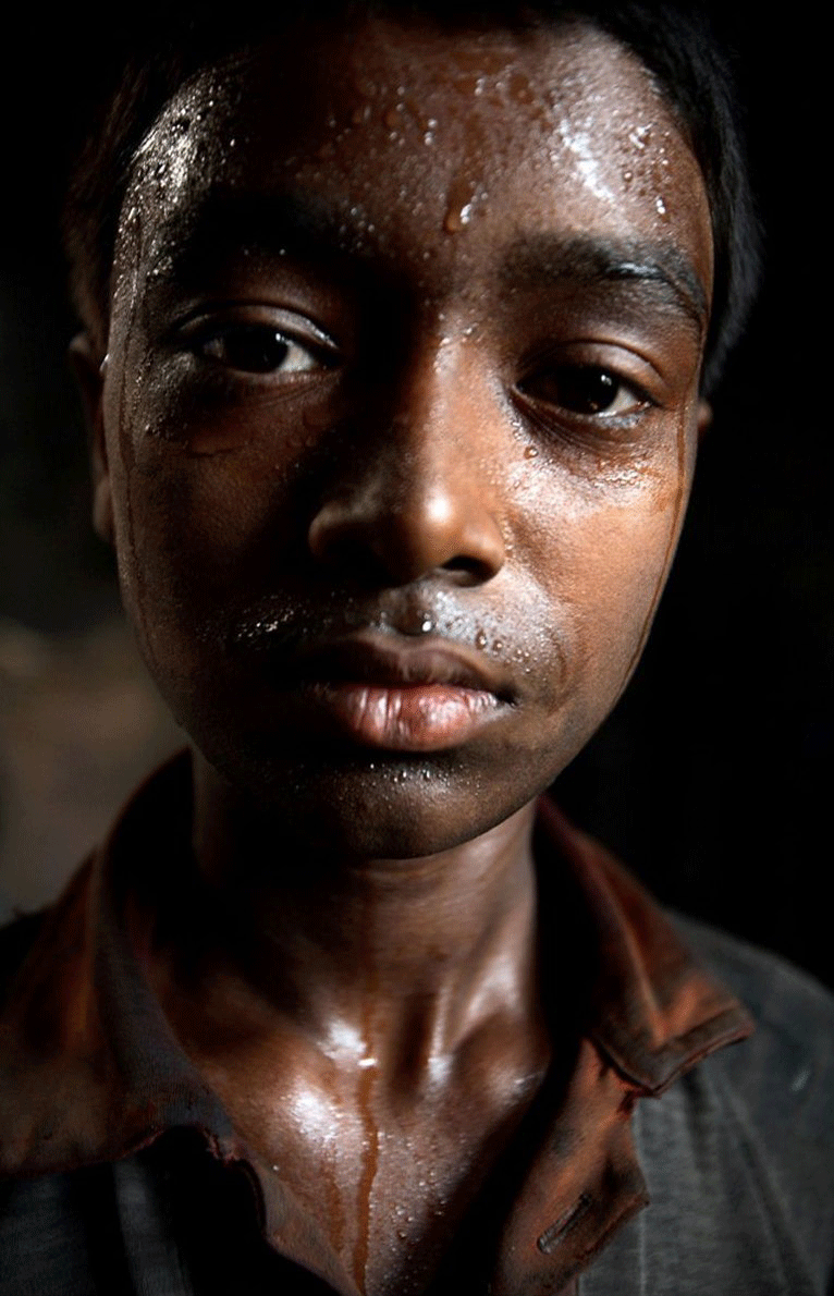 Muchos niños de Bangladesh tienen ocupaciones peligrosas. GMB Akash