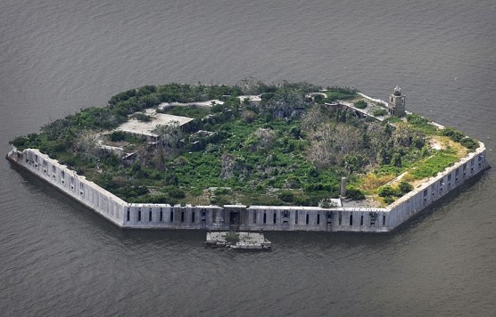 Una imponente fortaleza abandonada en el río Patapsco desde 1921